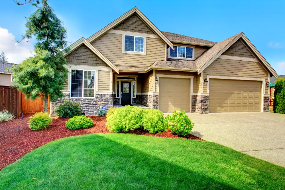 Beautiful Home With Garage